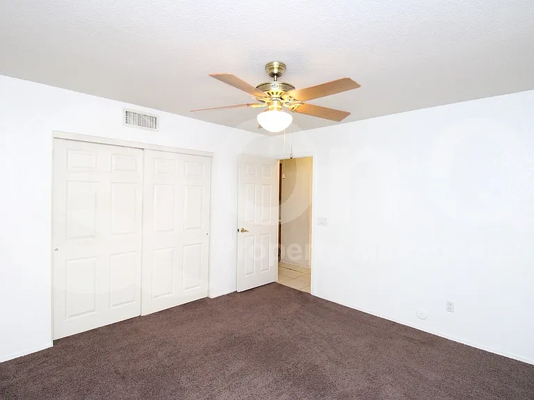 1560 W Kent Dr — Photo 15