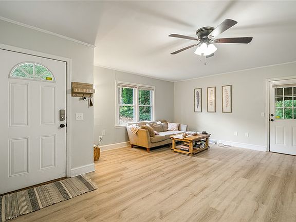 4th image of 125 Clemson St