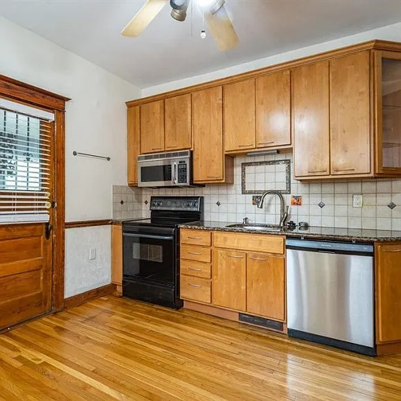 Building Photo - 4730 Commonwealth St #2