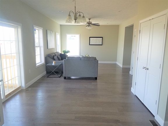 4th image of 110 Twin Lakes Dr
