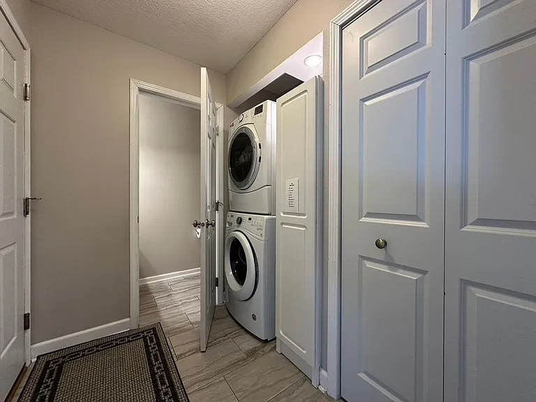1709 Crabapple Ln — Photo 15