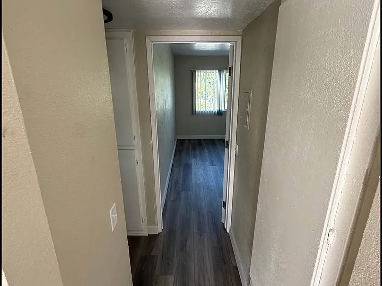 822 E Main St — Photo 5