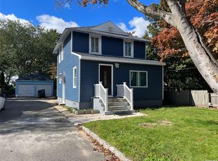 1392 E Forks Rd, Bay Shore, NY 11706