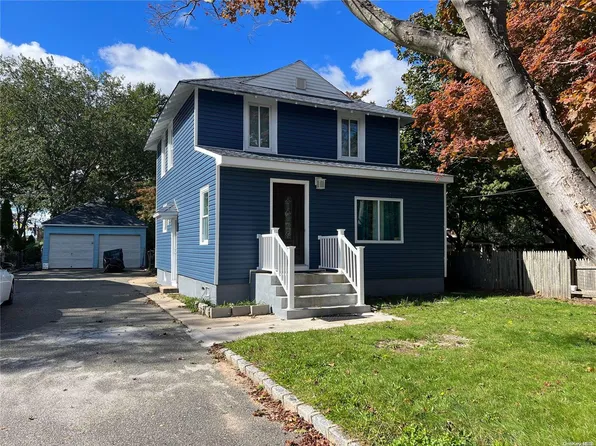 1392 E Forks Road, Bay Shore, NY 11706