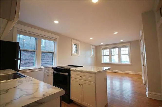 1917 Alfred Ave #2N — Photo 2