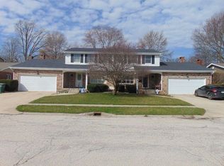 2205 Dixon Dr, Valparaiso, IN 46383