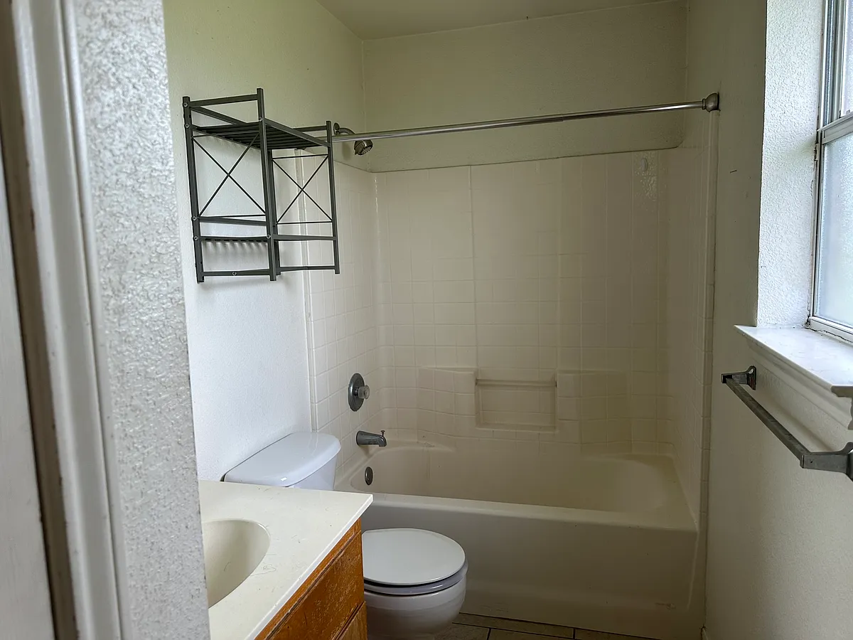 Building Photo - 103 Castellon Ct