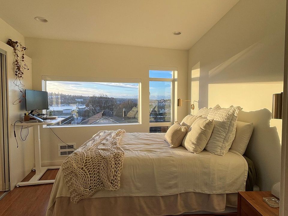 1st image of 2731 Boylston Ave E Unit 202