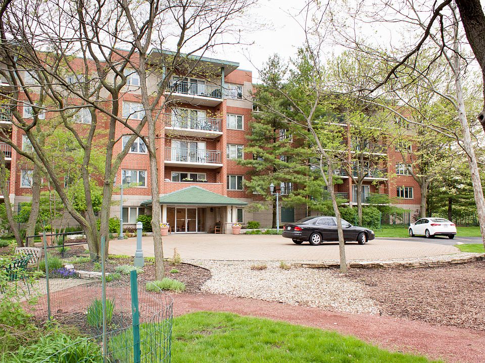 1st image of 3950 W Bryn Mawr Ave APT 506