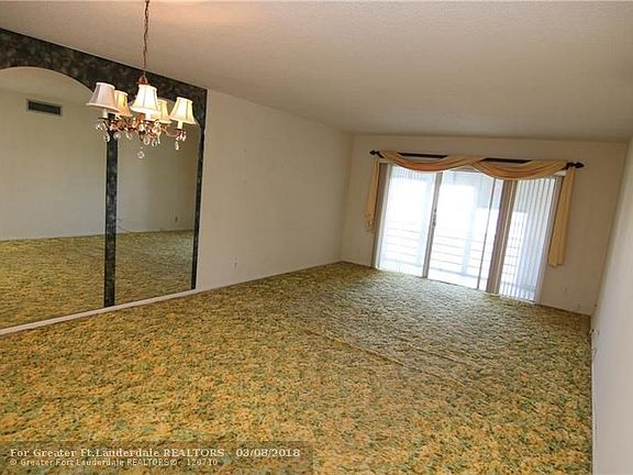 4th image of 600 NE 2nd St APT 401