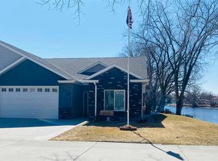 3374 Pershing Rd, Columbus, NE 68601