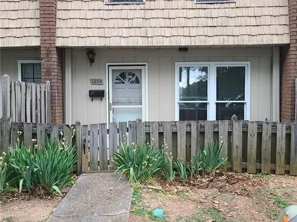 1394 Wood Cir S, Morrow, GA 30260