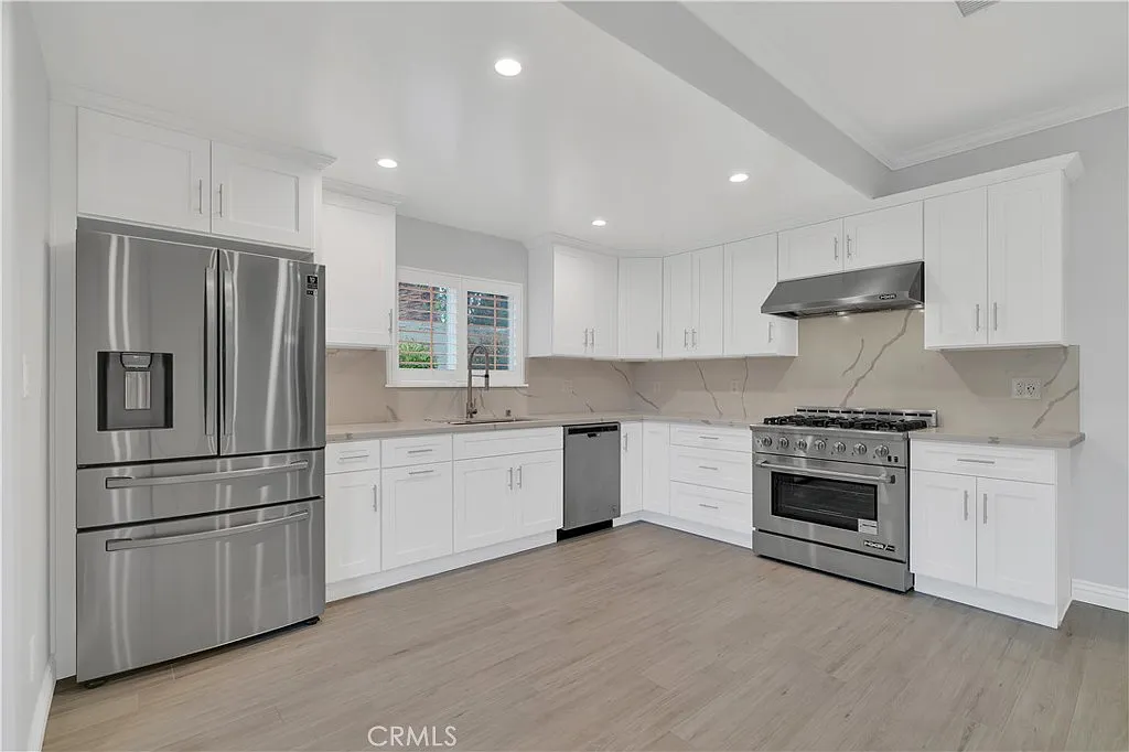 Building Photo - 6335 W 82nd St