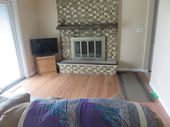 5th image of 58388 Glenford Dr