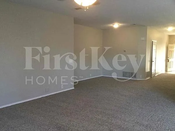 Building Photo - 820 Big Sky Ln
