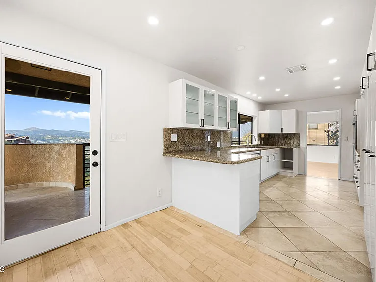 534 Alta Vista Ave — Photo 12