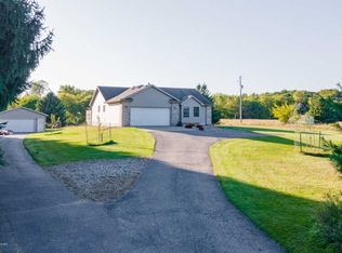 656 S Diamond Rd, Mason, MI 48854