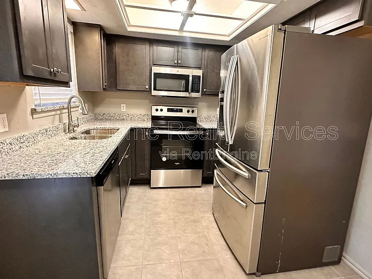 6715 Lyrewood Ln — Photo 8