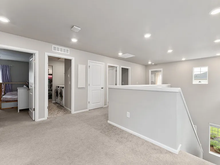 3273 Hanna Dr NE — Photo 16