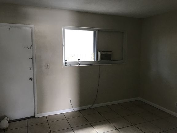 4th image of 500 NE 16th St APT 4