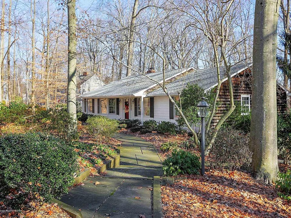 1st image of 119 Deepdale Dr