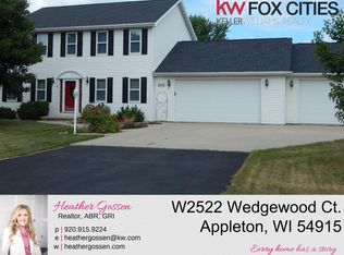 W2522 Wedgewood Ct, Appleton, WI 54915