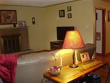 4th image of 39609 Penny Ln