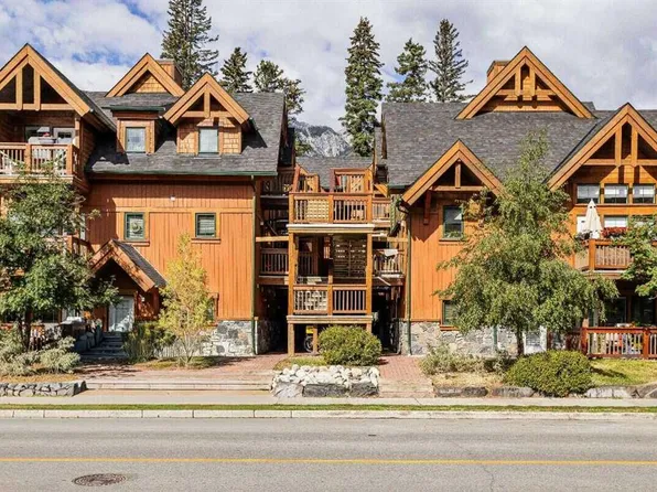 343 SW Marten St #307, Banff, AB T1L 0A1