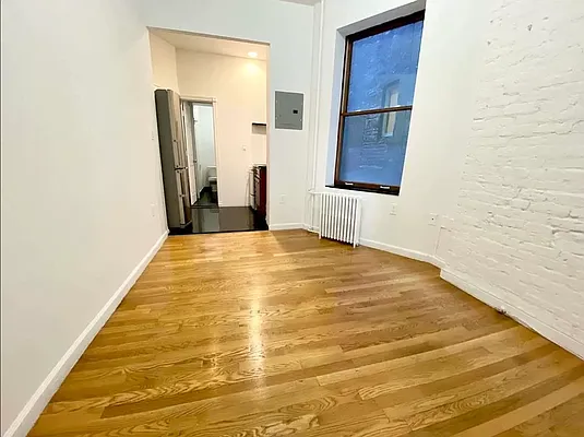 Rented by J PRESTON AND ASSOCIATES INC | media 9