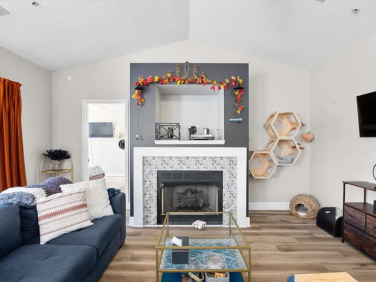 1600 Willoughby Park Ct #6 — Photo 22