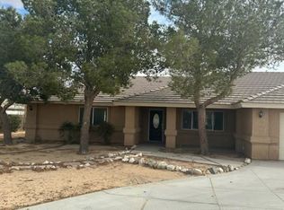 12033 1/2 Locust Ln W, Apple Valley, CA 92308