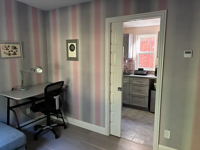 2142 Roosevelt Ave — Photo 20