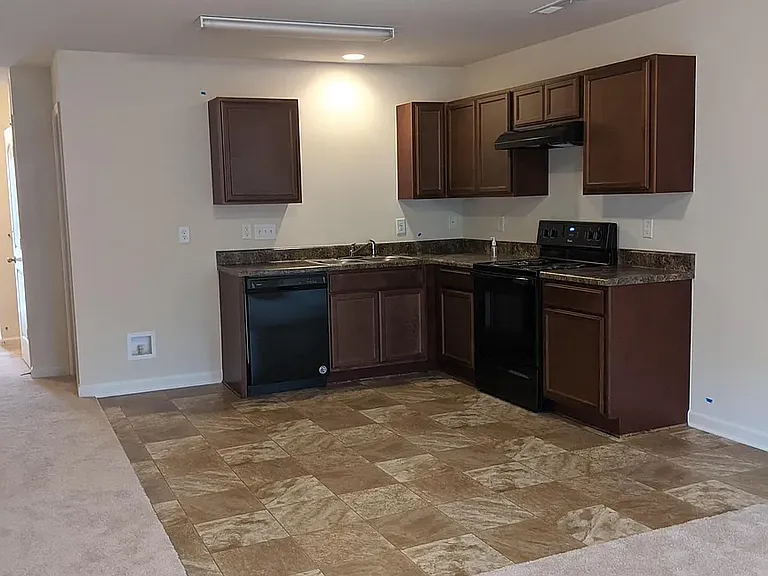 523 Jernigan St — Photo 17