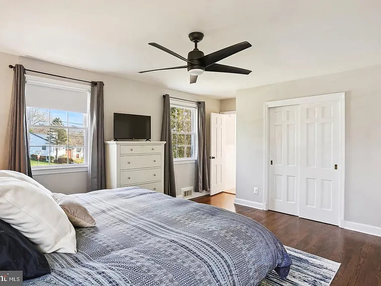 7832 Fulbright Ct — Photo 18