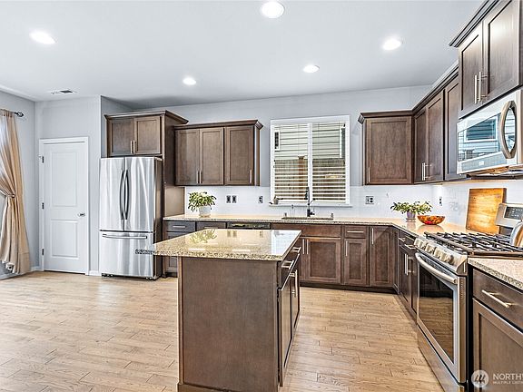 5th image of 8426 75th Street NE