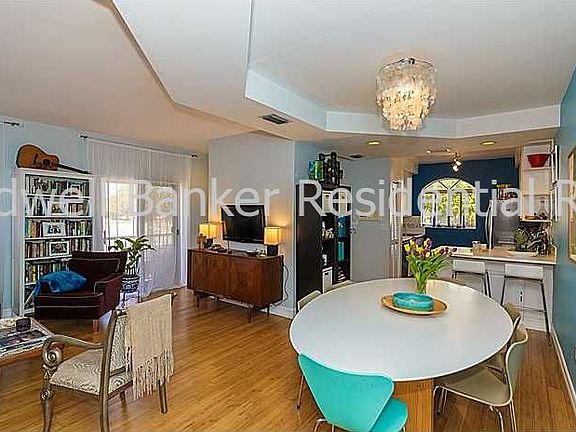 4th image of 1292 NE 105th St #10