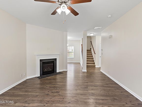 3rd image of 5432 Calvert Ln