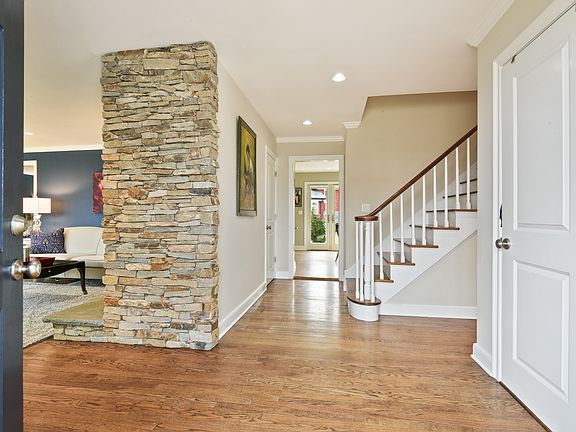 3rd image of 4 Ocean Ave