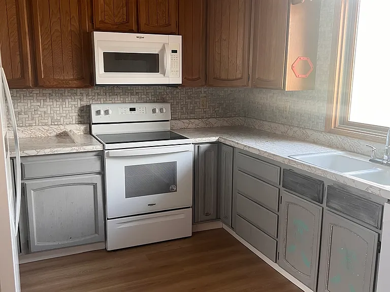 221 S Elder Ave — Photo 4