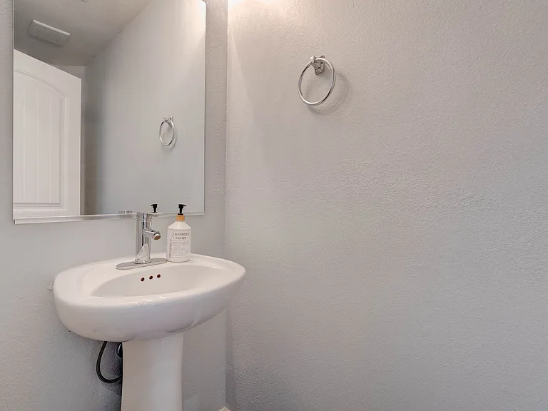 48 Jasmine Point St — Photo 18