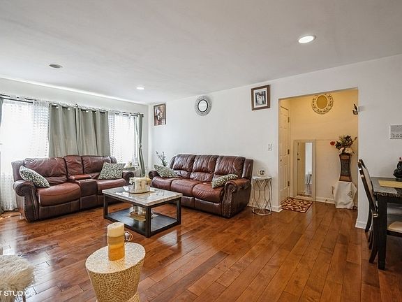 3rd image of 2205 W Highland Ave #3N