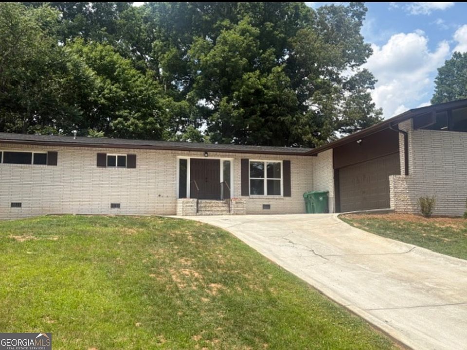 1st image of 2735 Kings Park Cir