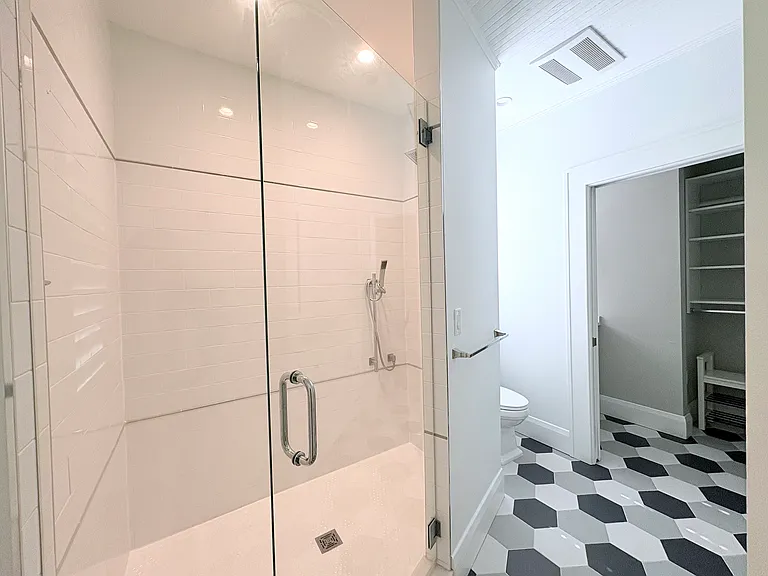 6104 N Suwanee Ave — Photo 26