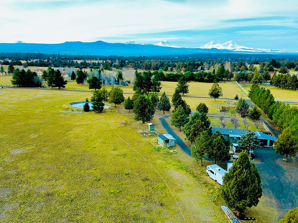 2nd image of 64726 Horseman Ln