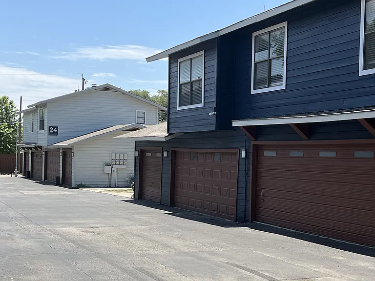The Camaron Townhomes & Flats — Photo 8