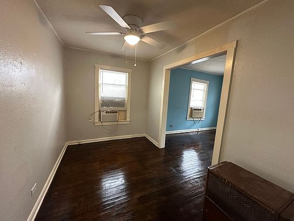 4th image of 331 Ira Ave Unit B