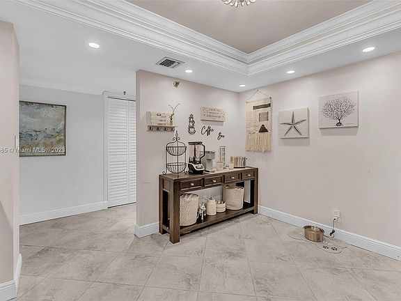 5th image of 2900 NE 14th Street Cswy APT 202