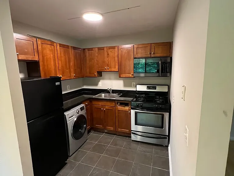3111 Naylor Rd SE #301 — Photo 5