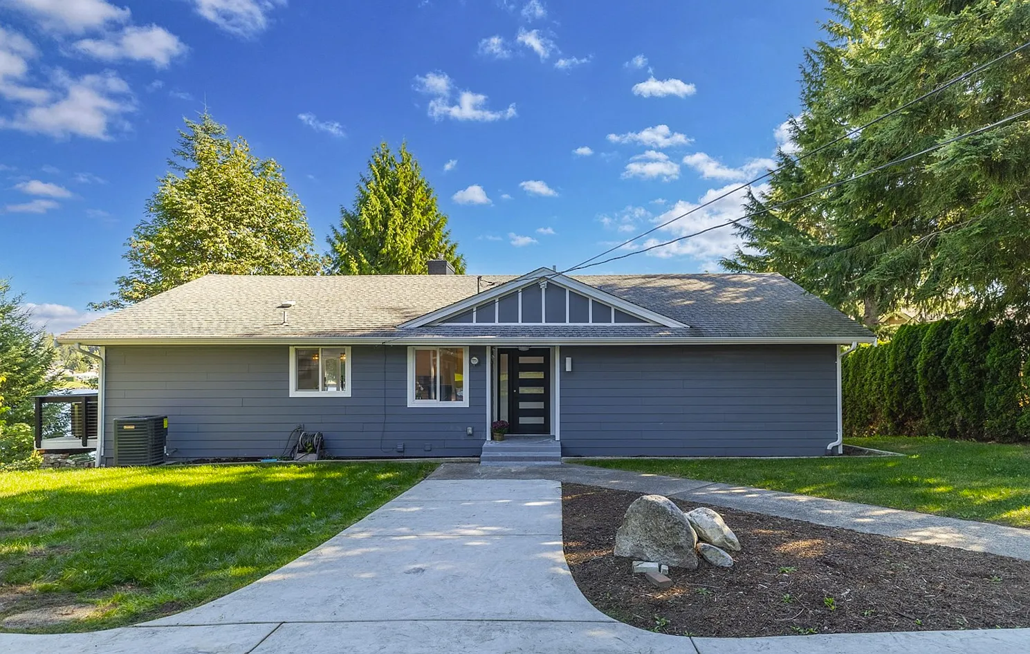 3 bed, 3240 sqft, $4,995 — Photo 1