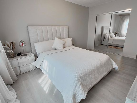 2nd image of 400 Kings Point Dr APT 400